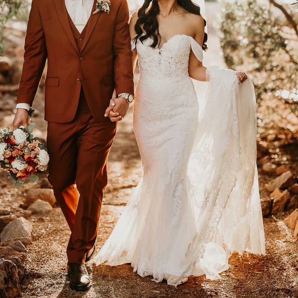 Pronovias White Lace Wedding Dress